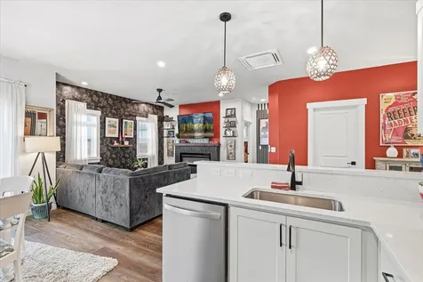 248 Christopher Way Talent OR 97540
