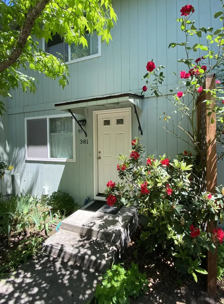 381 Glenn Street Ashland OR 97520