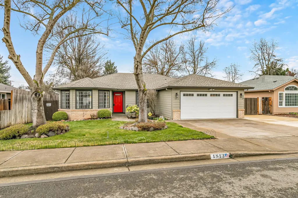 1813 Cascadia Circle Medford OR 97504