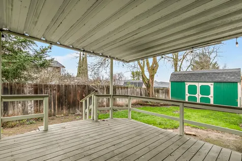 1813 Cascadia Circle Medford OR 97504