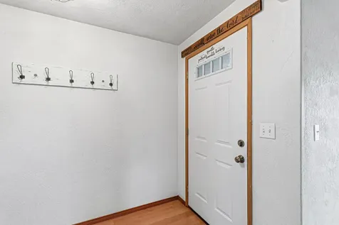 1813 Cascadia Circle Medford OR 97504