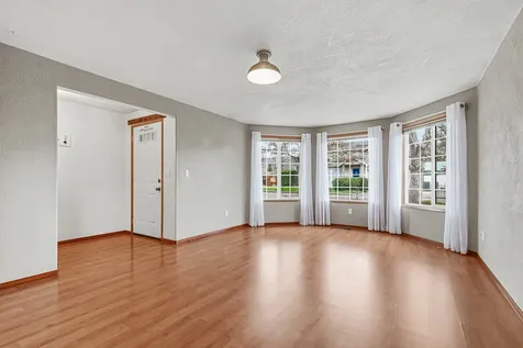 1813 Cascadia Circle Medford OR 97504