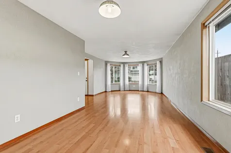 1813 Cascadia Circle Medford OR 97504