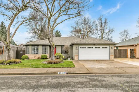 1813 Cascadia Circle Medford OR 97504