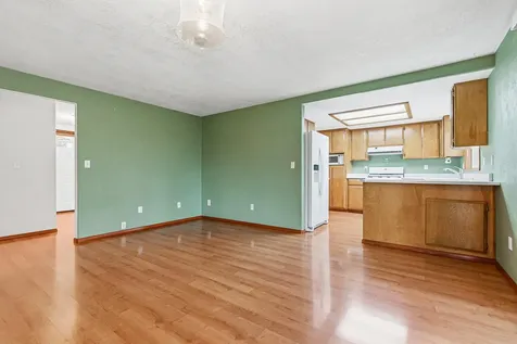1813 Cascadia Circle Medford OR 97504