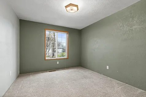 1813 Cascadia Circle Medford OR 97504