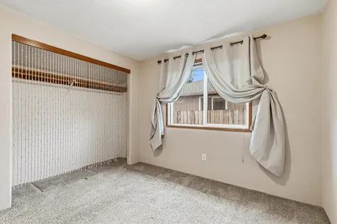1813 Cascadia Circle Medford OR 97504