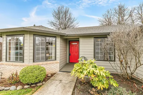 1813 Cascadia Circle Medford OR 97504