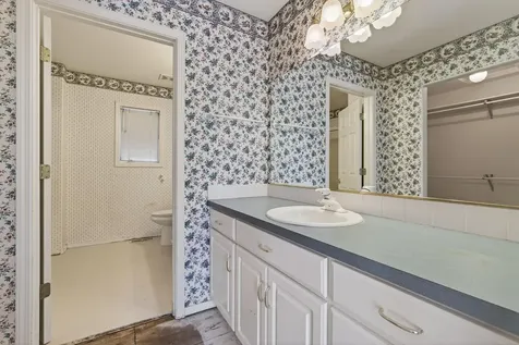 2440 SW Indian Avenue Redmond OR 97756