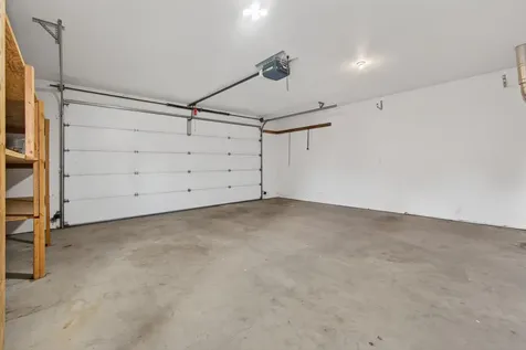 2440 SW Indian Avenue Redmond OR 97756