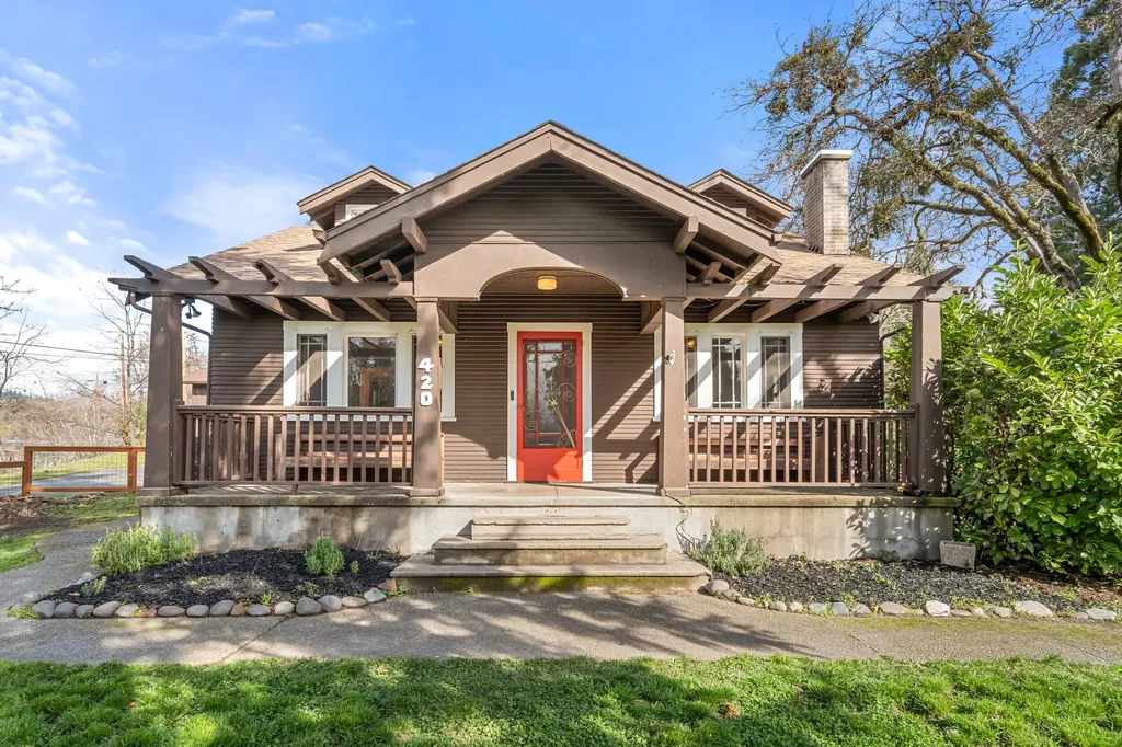 420 NW Savage Street Grants Pass OR 97526