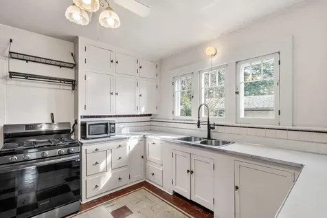 420 NW Savage Street Grants Pass OR 97526