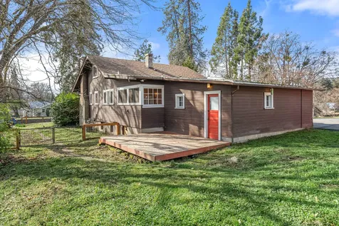 420 NW Savage Street Grants Pass OR 97526