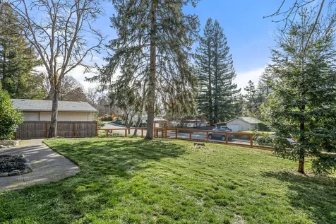 420 NW Savage Street Grants Pass OR 97526