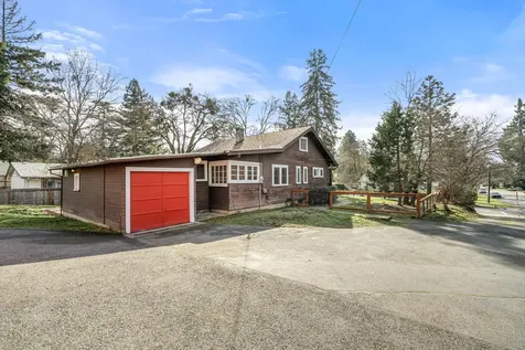 420 NW Savage Street Grants Pass OR 97526