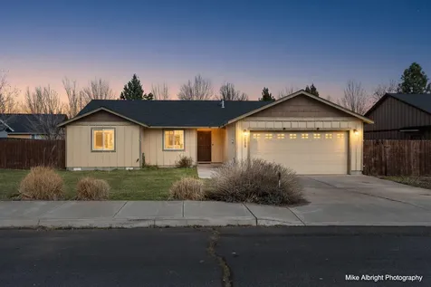 2215 SW Stonehedge Court Redmond OR 97756