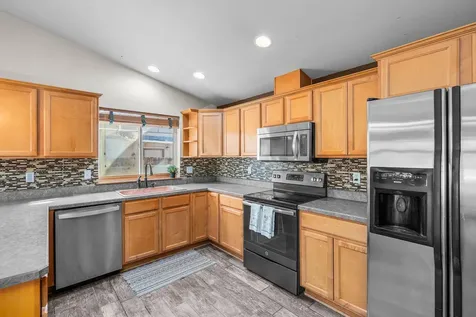 2215 SW Stonehedge Court Redmond OR 97756