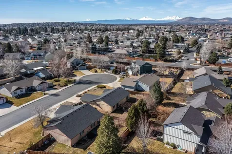 2215 SW Stonehedge Court Redmond OR 97756