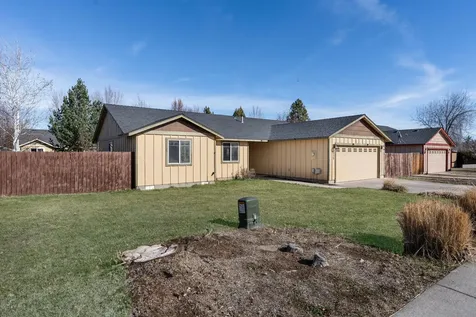 2215 SW Stonehedge Court Redmond OR 97756