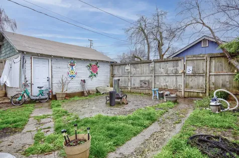 903 W 11th Street Medford OR 97501