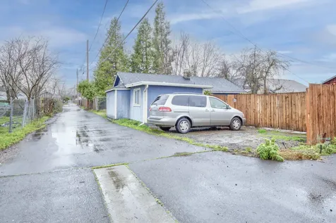 903 W 11th Street Medford OR 97501