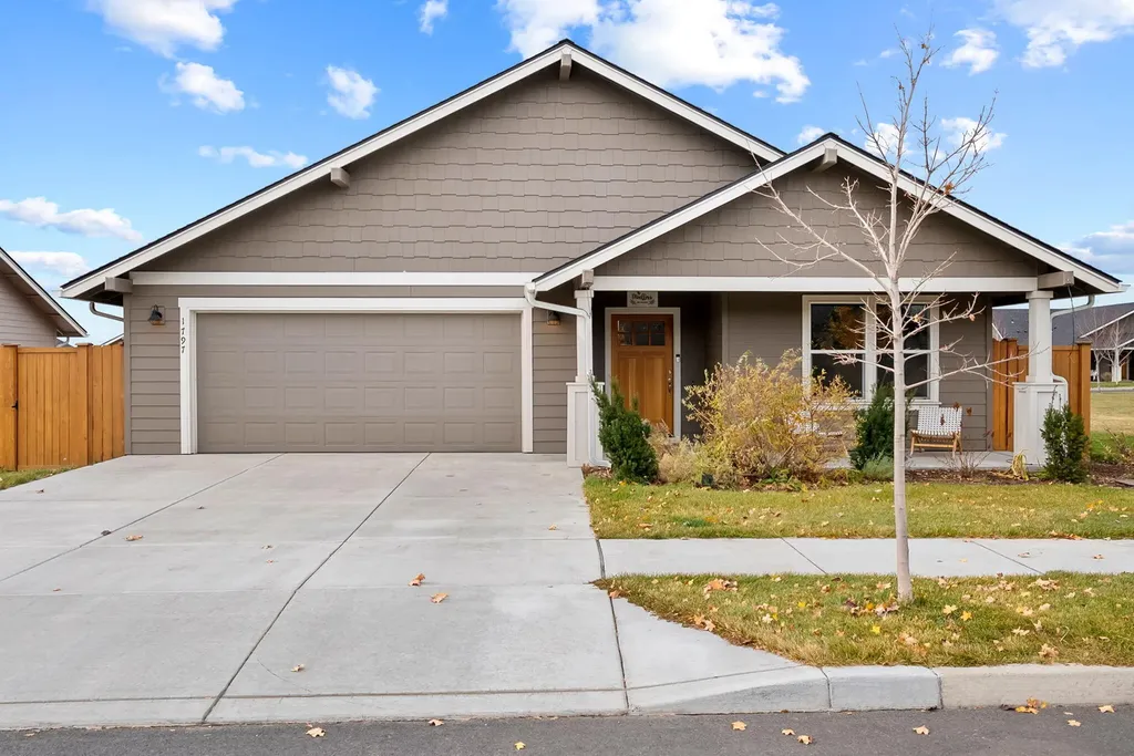 1797 NE 4th Street Redmond OR 97756