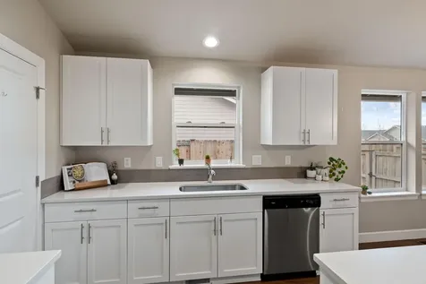 1797 NE 4th Street Redmond OR 97756