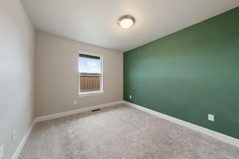 1797 NE 4th Street Redmond OR 97756