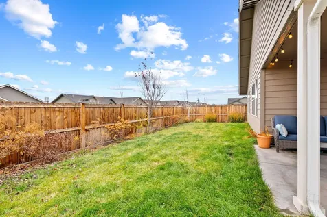 1797 NE 4th Street Redmond OR 97756