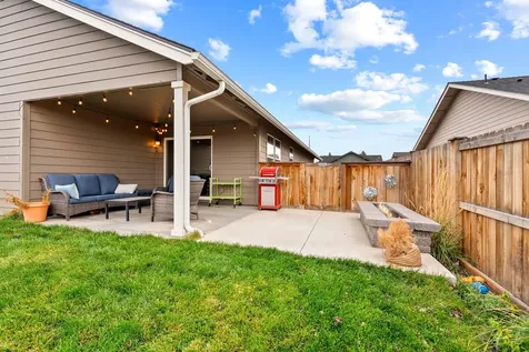 1797 NE 4th Street Redmond OR 97756