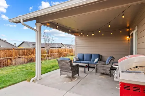 1797 NE 4th Street Redmond OR 97756