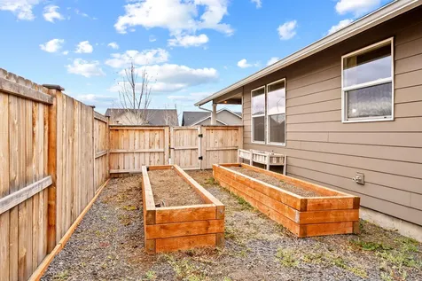 1797 NE 4th Street Redmond OR 97756