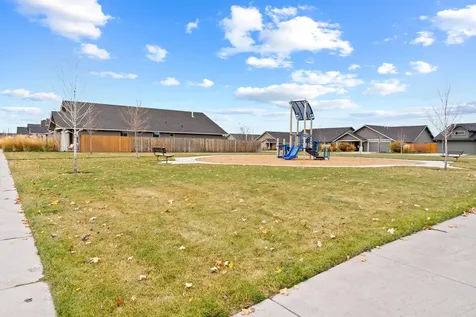 1797 NE 4th Street Redmond OR 97756