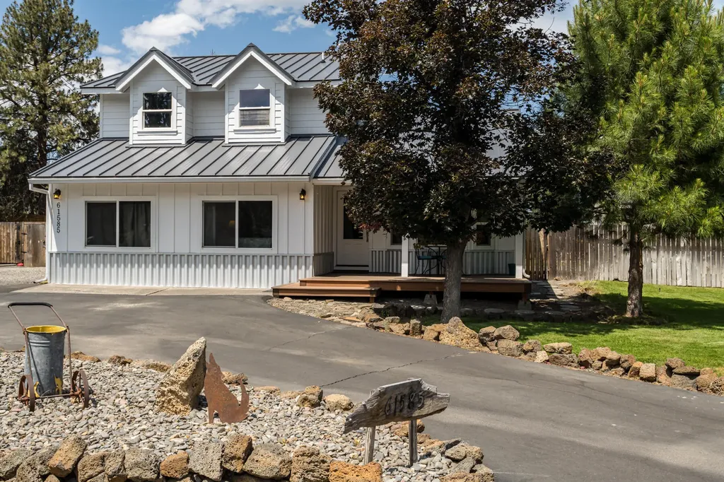 61585 East Lake Drive Bend OR 97702