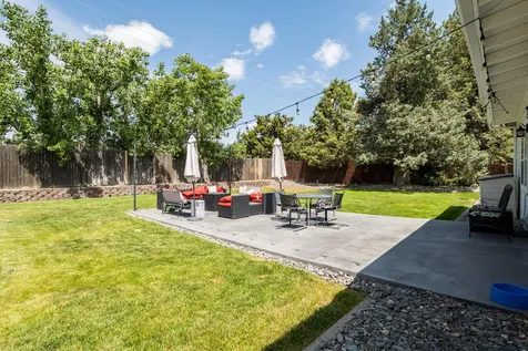61585 East Lake Drive Bend OR 97702