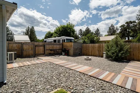 61585 East Lake Drive Bend OR 97702