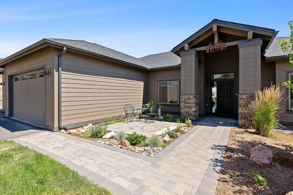 2213 NE Bunchgrass Court Madras OR 97741