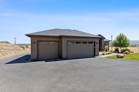 2213 NE Bunchgrass Court Madras OR 97741