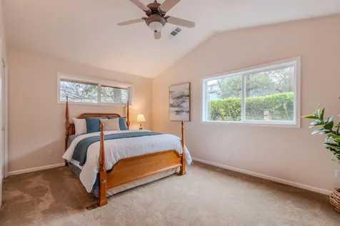 1911 Tamarack Place Ashland OR 97520