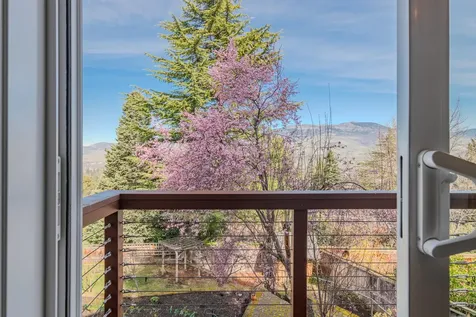 1911 Tamarack Place Ashland OR 97520