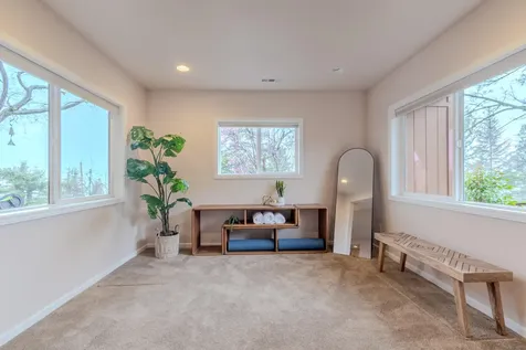 1911 Tamarack Place Ashland OR 97520