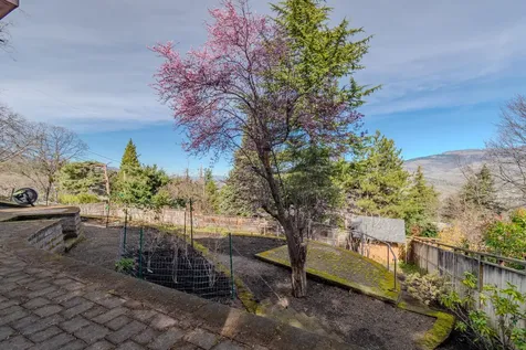 1911 Tamarack Place Ashland OR 97520