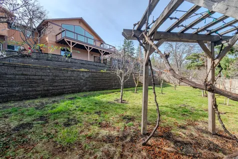 1911 Tamarack Place Ashland OR 97520