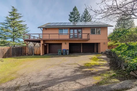 1911 Tamarack Place Ashland OR 97520