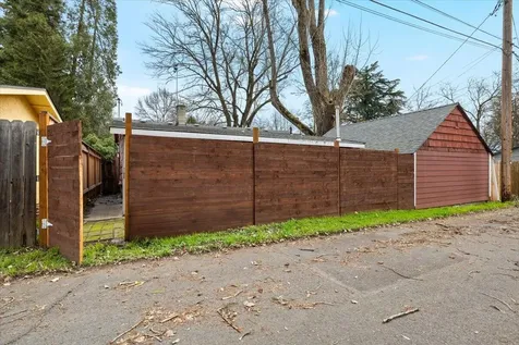 122 Willamette Avenue Medford OR 97504