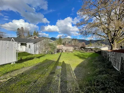 1805 NW Candler Avenue Grants Pass OR 97526