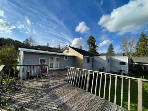 1805 NW Candler Avenue Grants Pass OR 97526