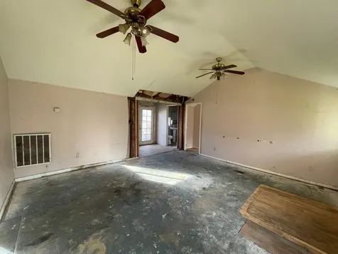 1805 NW Candler Avenue Grants Pass OR 97526