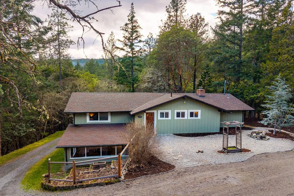 475 Wagon Trail Drive Jacksonville OR 97530