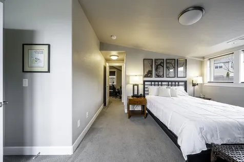 946 Stoneridge Avenue Ashland OR 97520